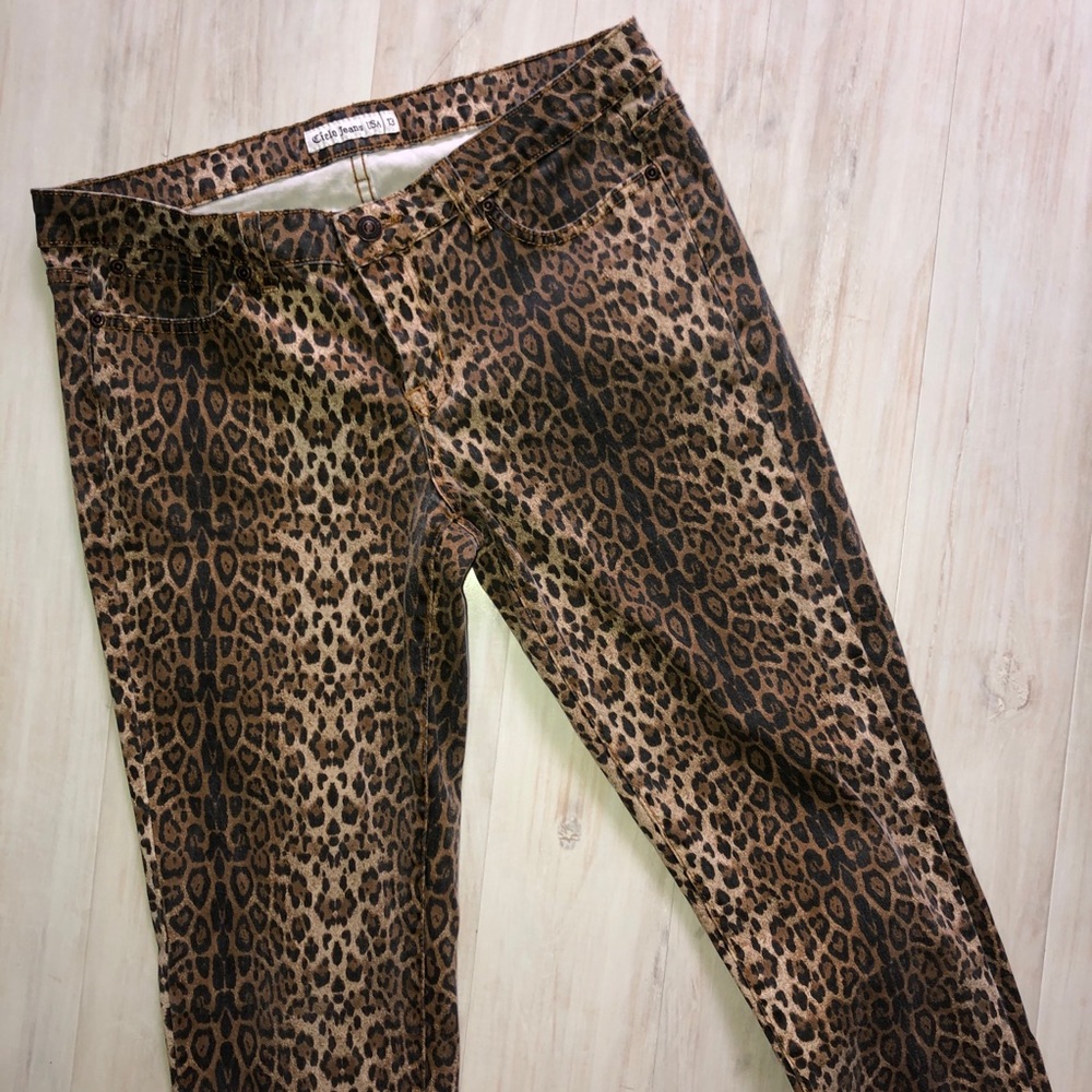 Cielo Leopard print skinny jeans sz 31 low rise